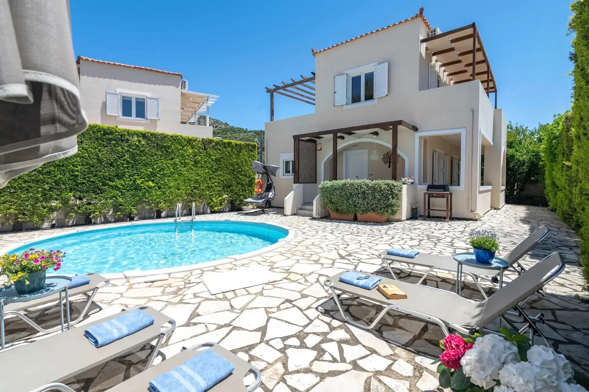 Private pool