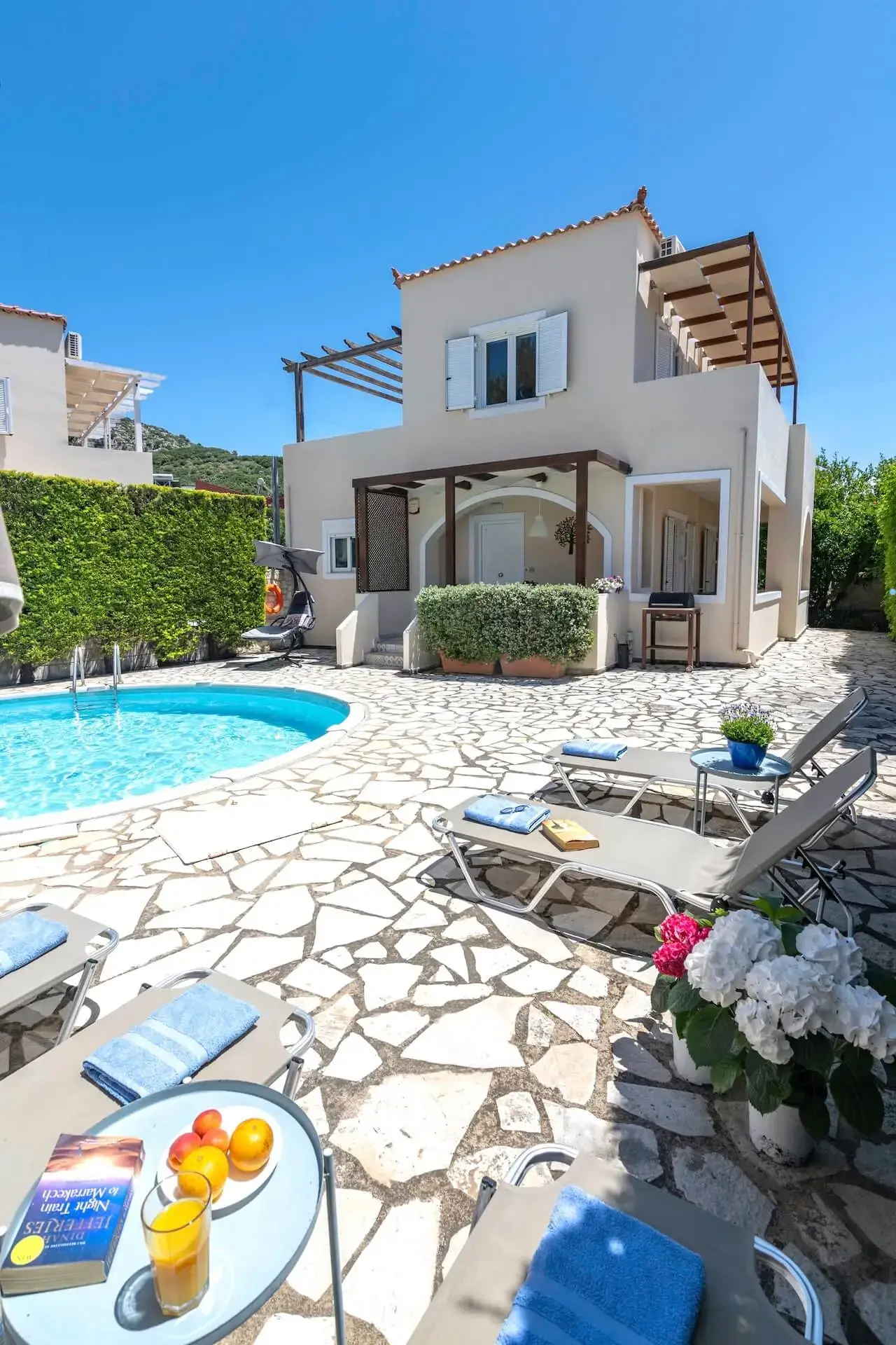 Private pool