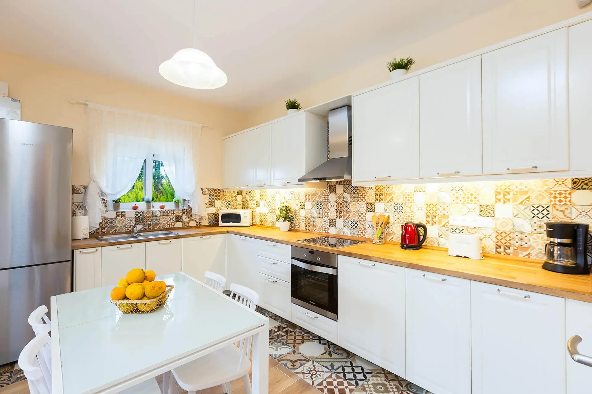 Fully equipped kitchen
