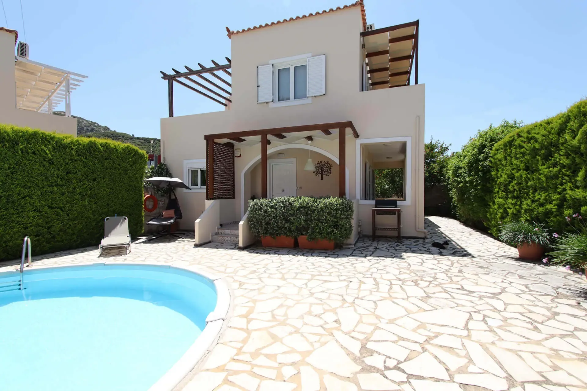 Garden and swimming pool