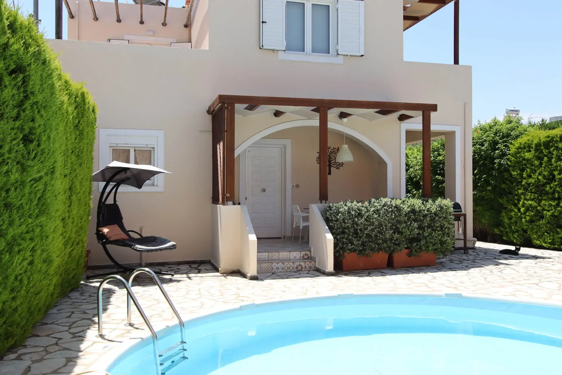 Garden and swimming pool