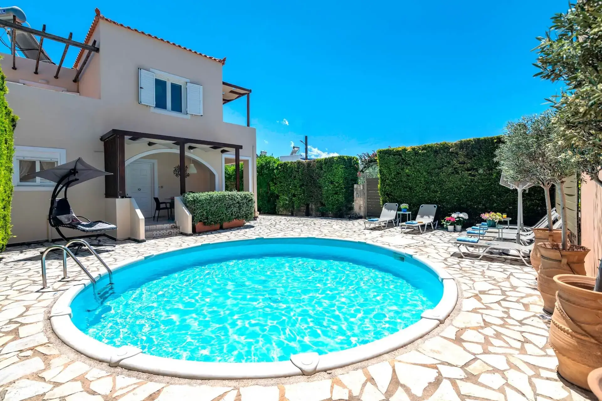 Garden and swimming pool