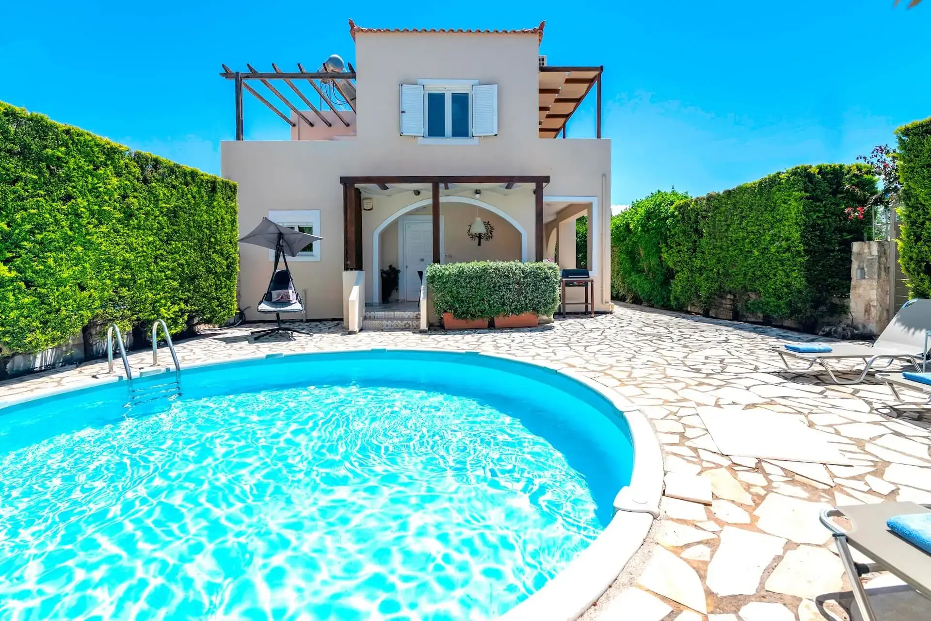 Pool in Villa Konaki